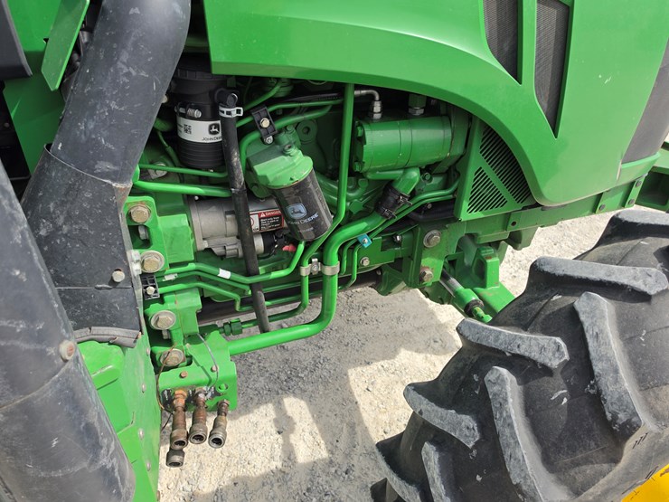 2019-john-deere-5100e-image-5