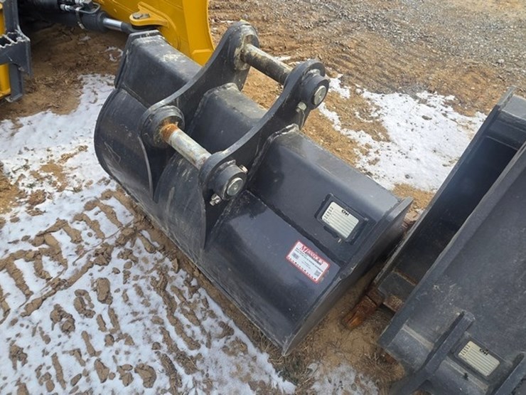 2020-new-holland-e57c-image-92