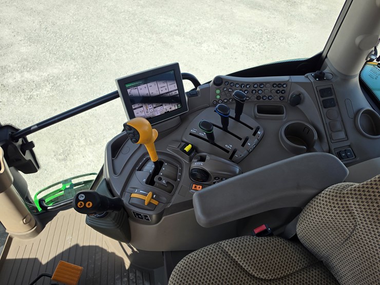 2023-john-deere-6r-130-image-12