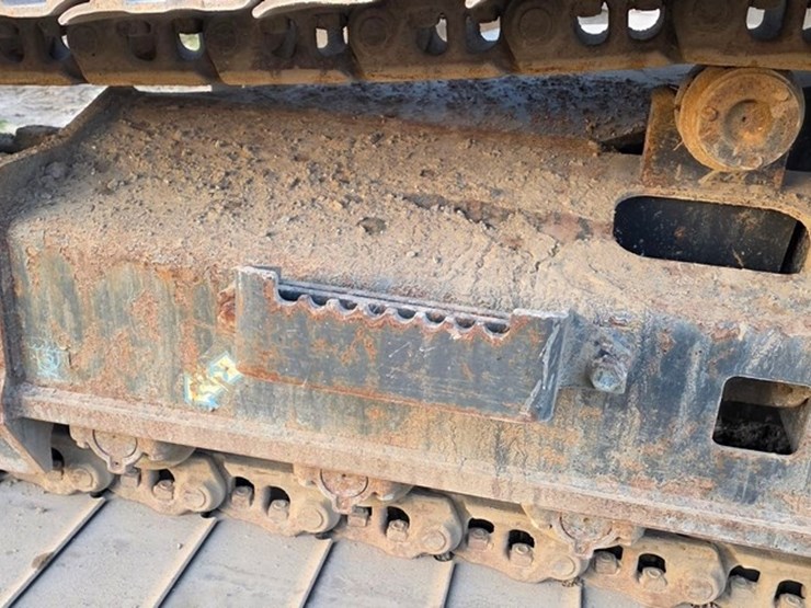 2022-case-cx250d-image-38