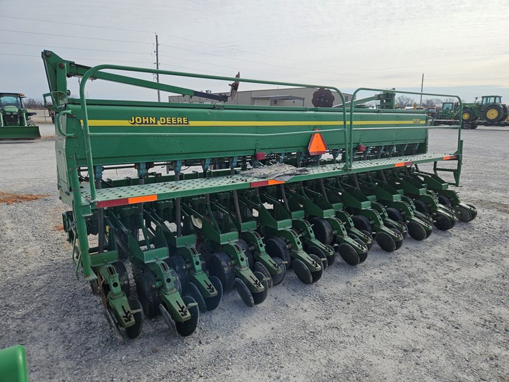 2001-john-deere-1530-image-7