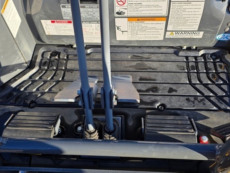 2022-kobelco-sk17sr-image-44