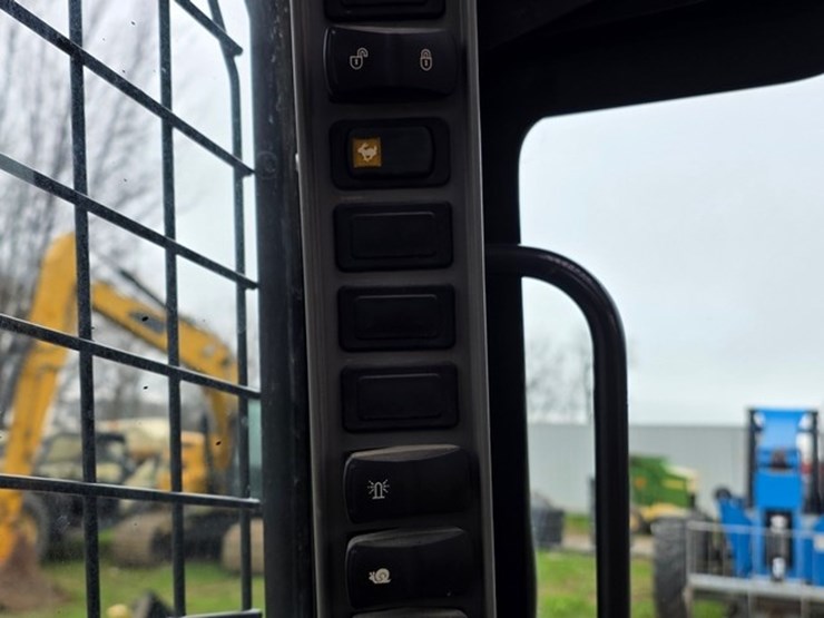 2022-case-tr340b-image-54