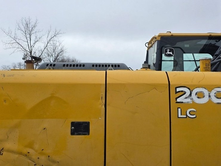 2012-deere-200d-lc-image-20