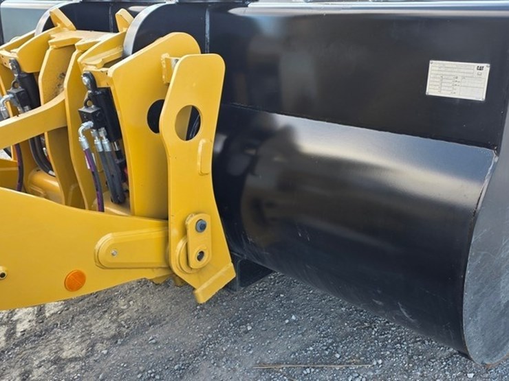 2024-caterpillar-930-image-42