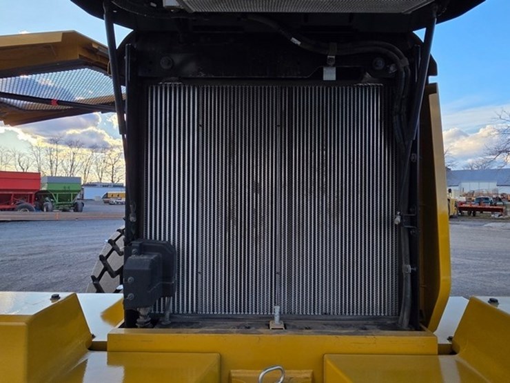 2024-caterpillar-930-image-55