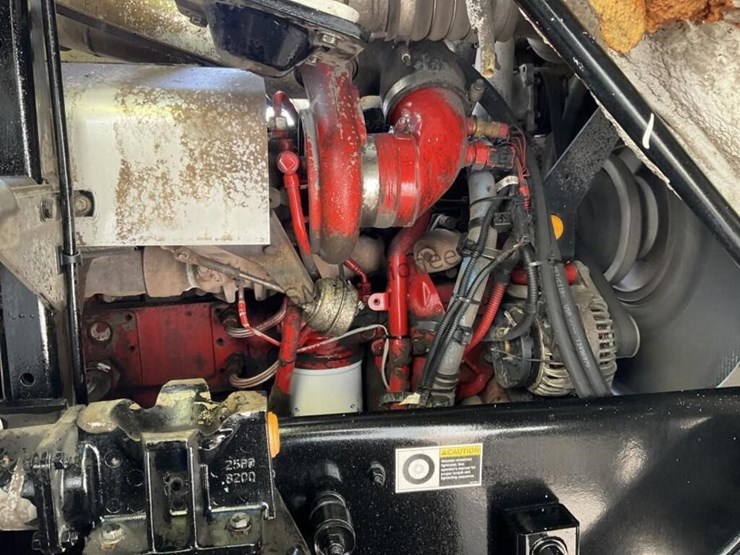 2014-peterbilt-320-image-14