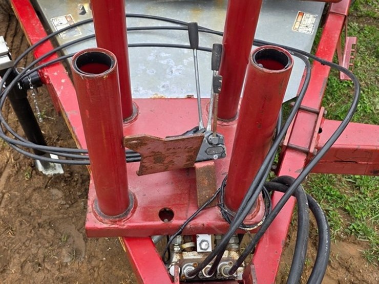 new-holland-b37p-image-22