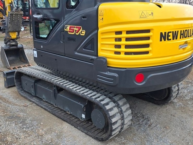 2020-new-holland-e57c-image-26