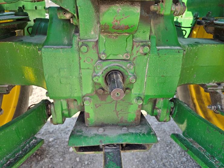 1983-john-deere-1050-image-13