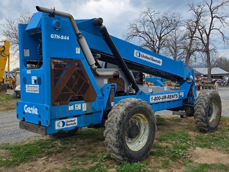 2011-genie-gth844-image-3