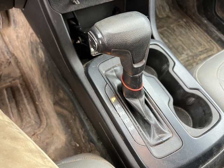 2016-chevrolet-colorado-image-38