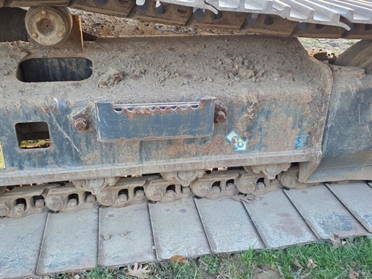 2022-case-cx250d-image-21