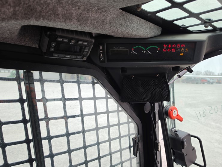 2023-deere-317g-image-10