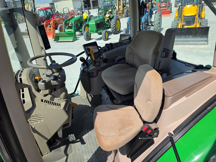 2023-john-deere-6r-130-image-10