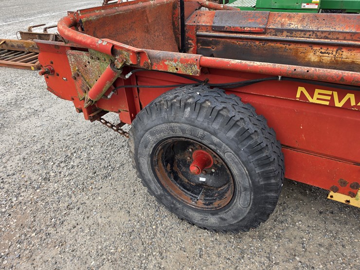 new-holland-520-image-5