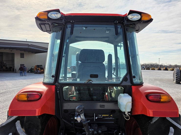 2022-kubota-m7060-image-18