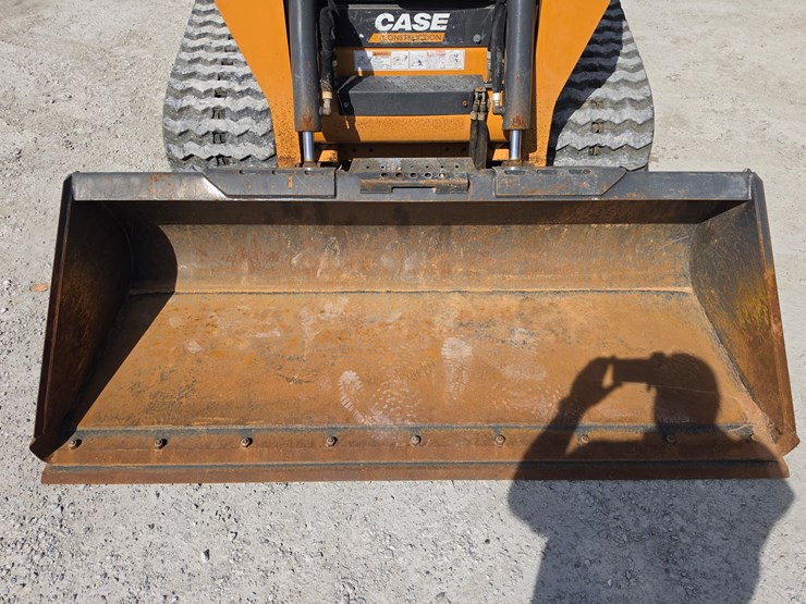 2023-case-tv450b-image-3