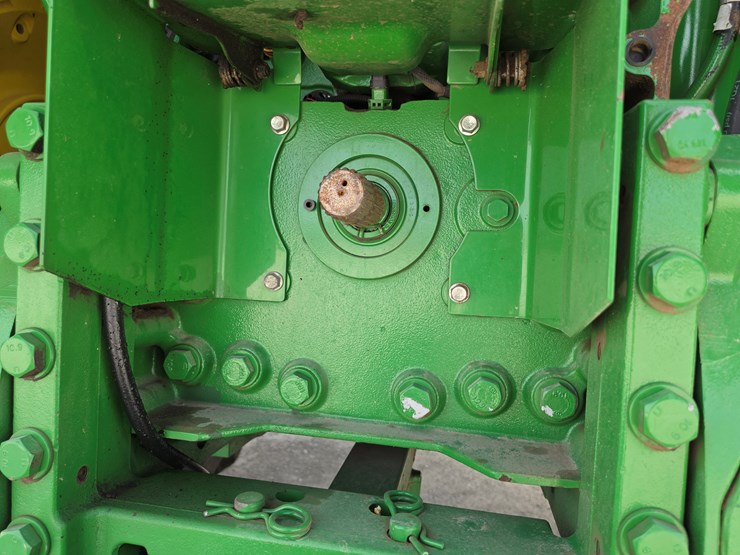 2021-john-deere-7r-210-image-12