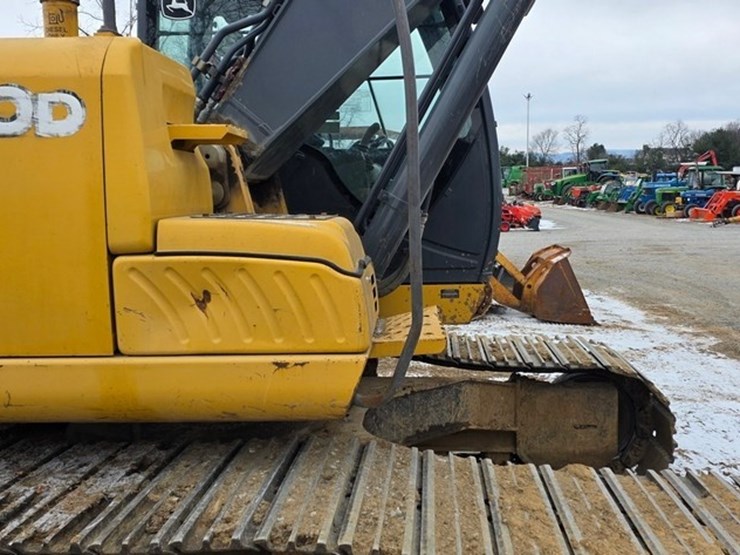 2012-deere-200d-lc-image-16