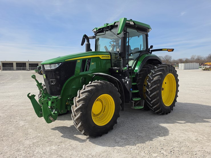 2021-john-deere-7r-210-image-22