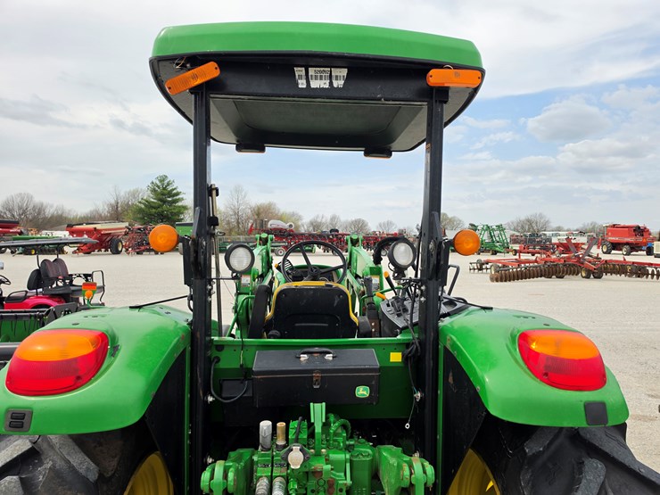 2017-john-deere-6120m-image-17