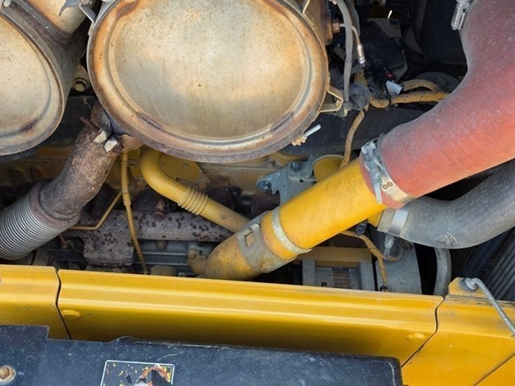 2021-caterpillar-d5-lgp-image-66