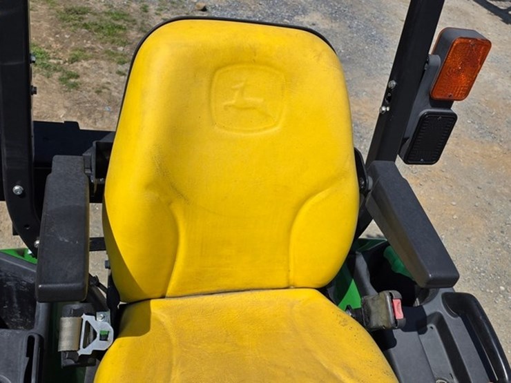 2014-john-deere-1025r-image-35