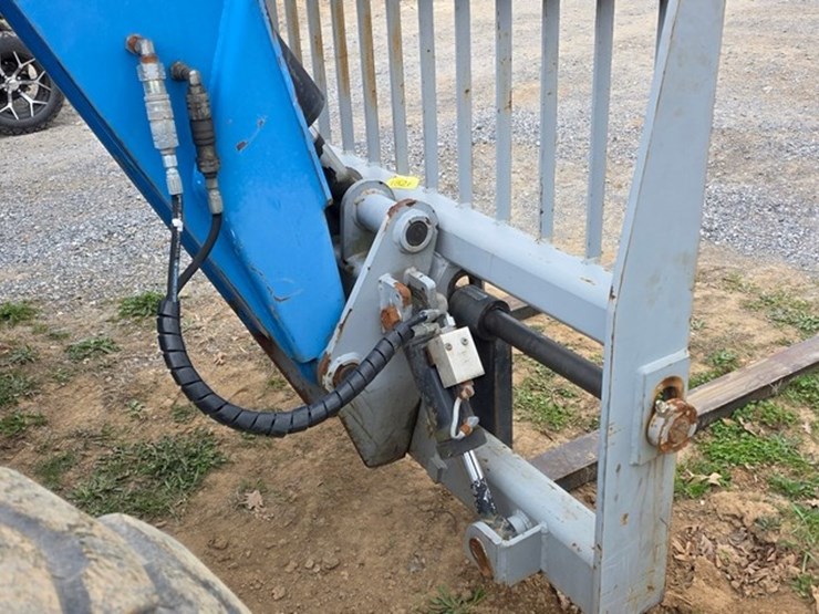 2011-genie-gth844-image-28