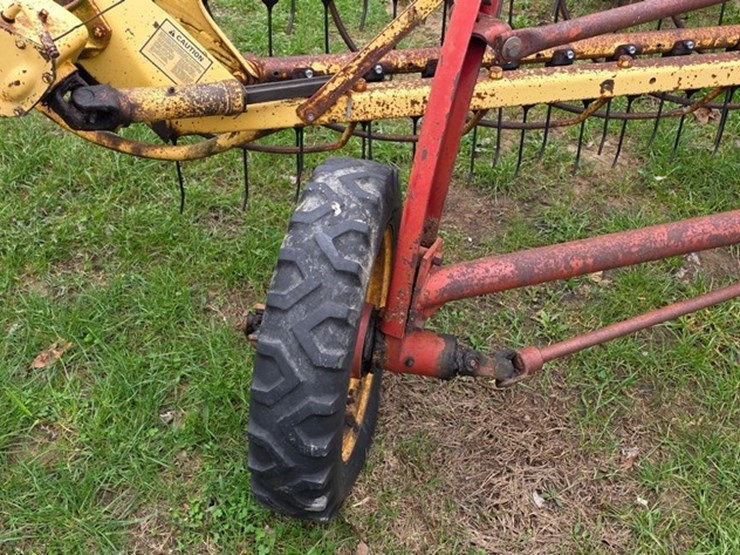 new-holland-258-image-10