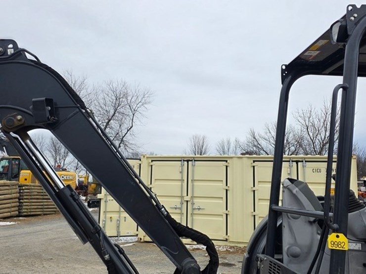 2019-deere-50g-image-16