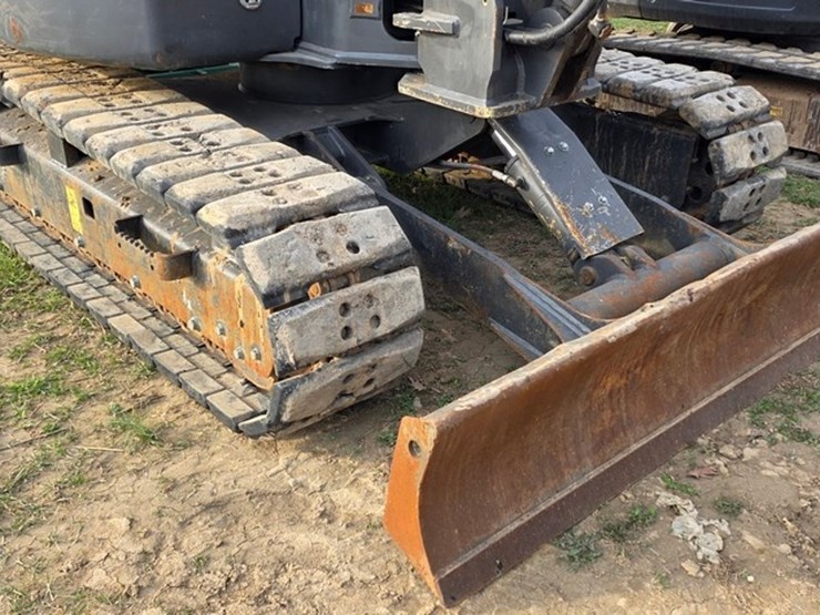 2021-case-cx80c-image-11