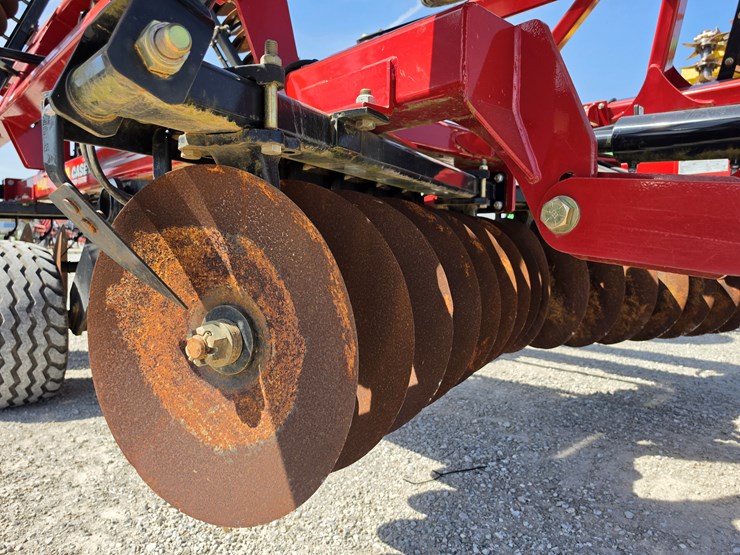 2021-case-ih-345-image-5