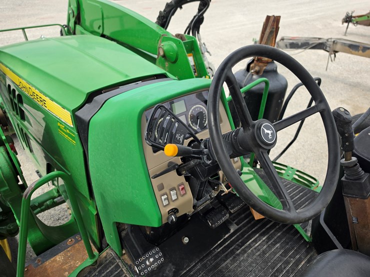 2017-john-deere-6120m-image-13