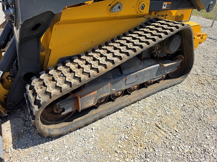 2023-deere-333g-image-14