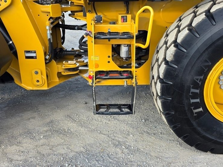 2024-caterpillar-930-image-15