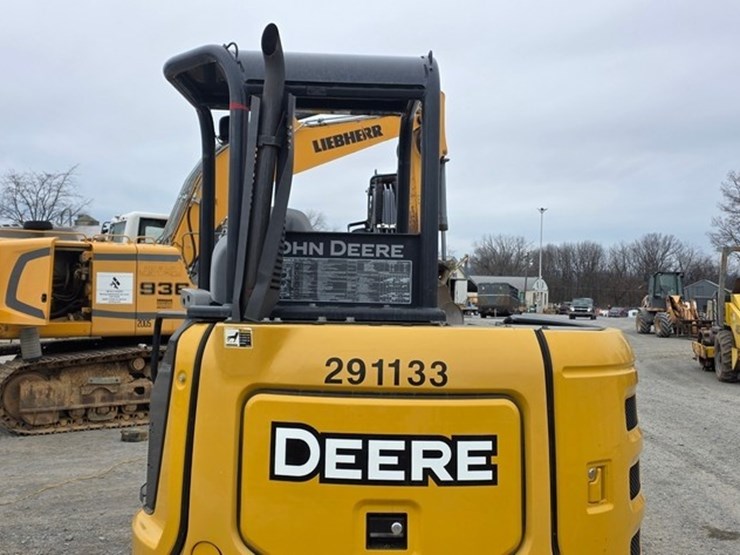 2019-deere-50g-image-24