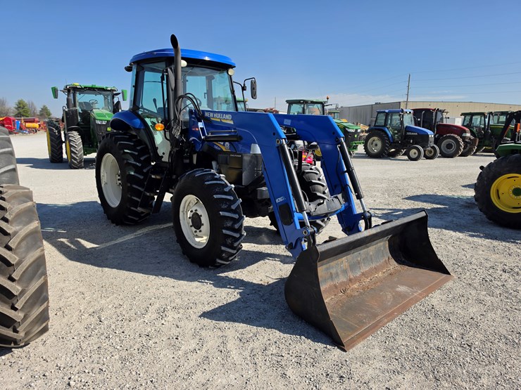 2013-new-holland-ts6.120-image-25