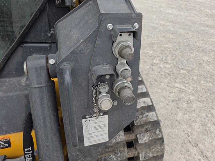 2023-deere-317g-image-6