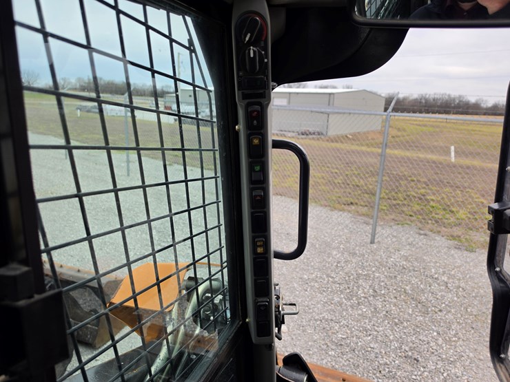 2018-new-holland-c245-image-11