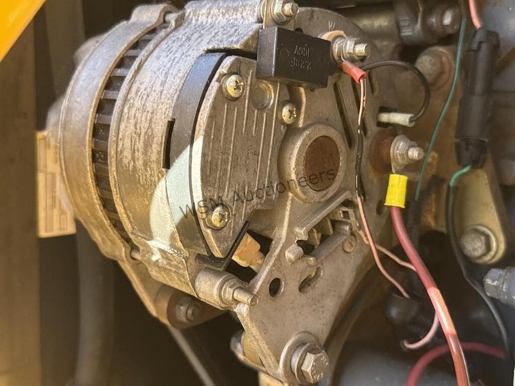 new-holland-lb115-image-33