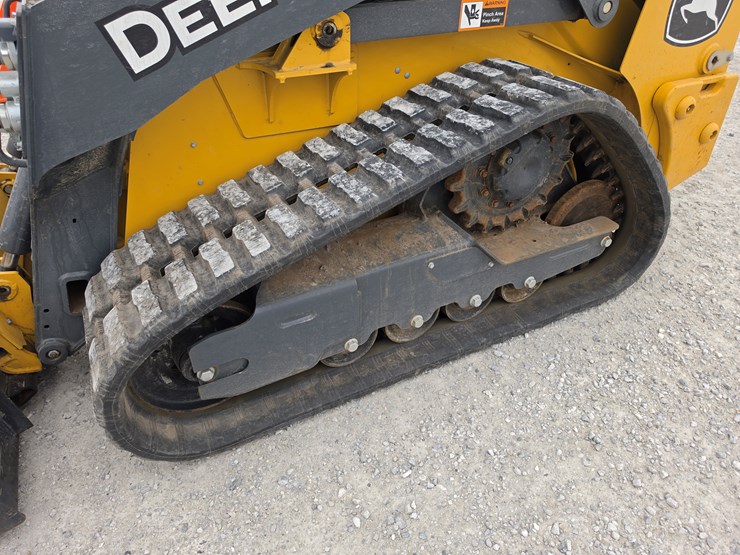 2023-deere-317g-image-14