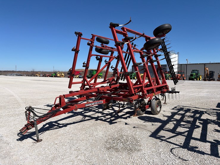 case-ih-4300-image-8