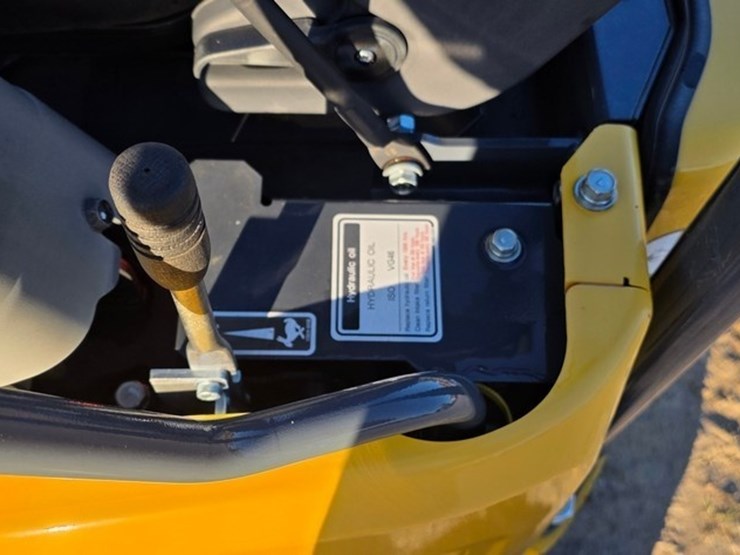 2022-kobelco-sk17sr-image-51