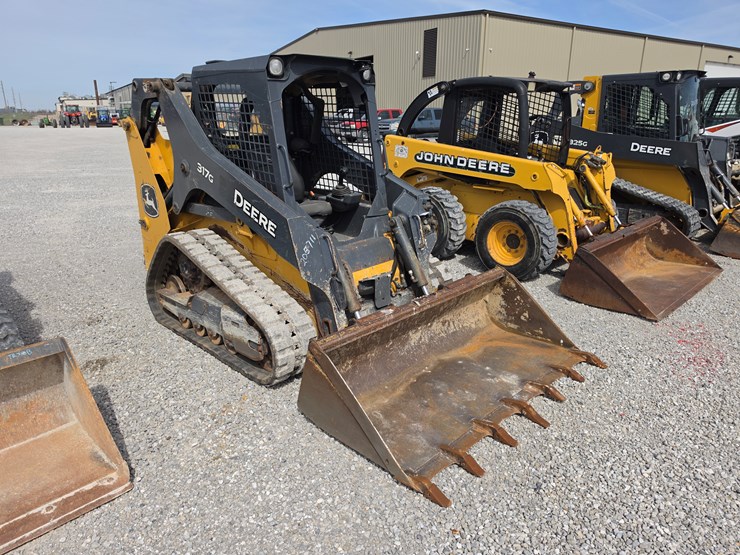 2022-deere-317g-image-1