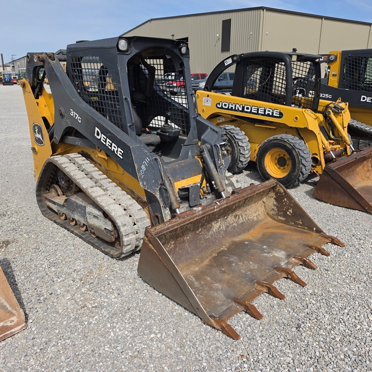2022 DEERE 317G