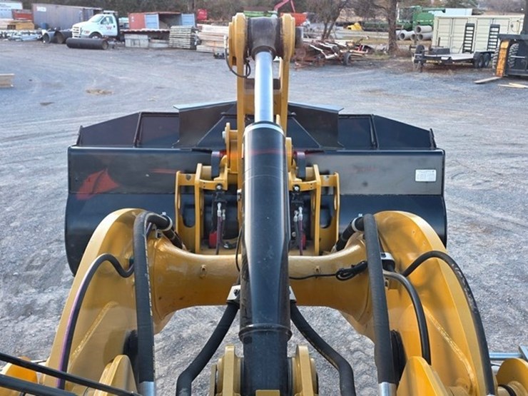 2024-caterpillar-930-image-92