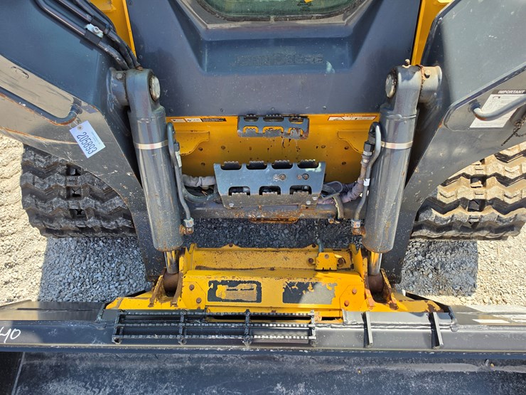 2023-deere-333g-image-5
