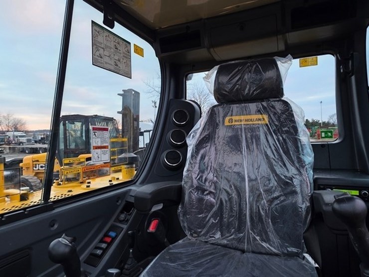 2020-new-holland-e57c-image-65