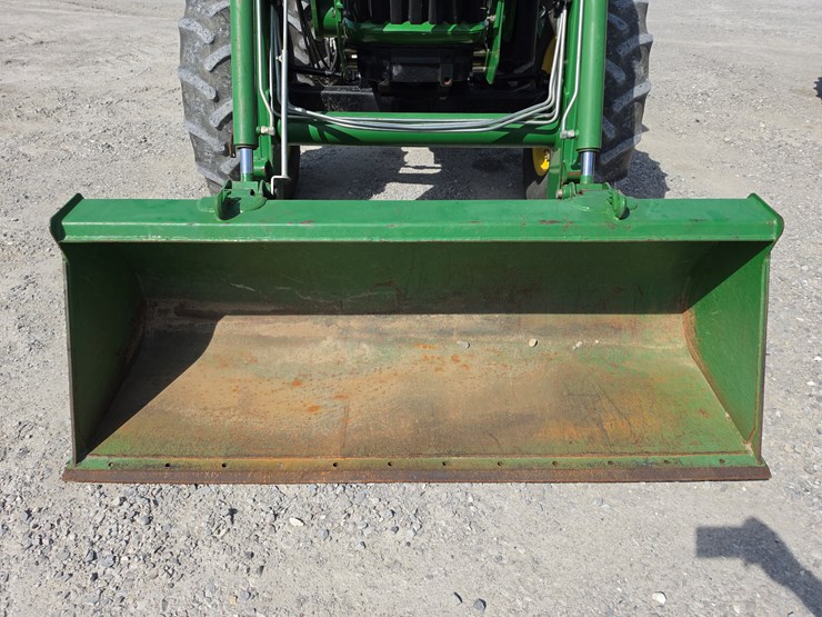 2009-john-deere-5101e-image-3